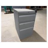 3-Drawer Metal File Cabinet 15x22x28, on wheels