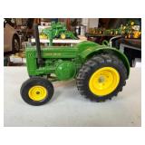 ERTL John Deere D 1/16th Scale Die Cast Metal