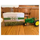 ERTL John Deere GM 2-Cyl Club Expo XT 2010 1/16