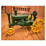 John Deere Heavy Cast Tractor 1/16th Scale