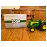 ERTL John Deere 2-Cyl. XIX 2009 630 1/16 Die Cast