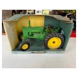 ERTL Collector Edition John Deere Wide Front G
