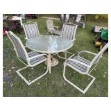 48in. Outdoor Table w/4 Chairs