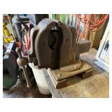 C.Parker Co. 4.5in Bench Vise