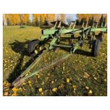 John Deere 3200 5 Bottom Auto Reset Pull Type Plow