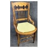 Walnut Frame Hip Rest Chair