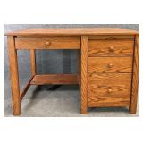 Quality Oak Kneehole Desk