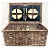 Large Antique Vintage Picnic Basket