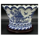 Chinese Blue & White Scalloped Edge Planter