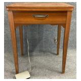 Vintage Singer Sewing Machine in Cabinet