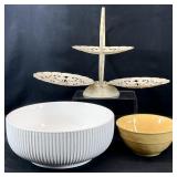 Dessert Stand & 2 Kitchen Bowls