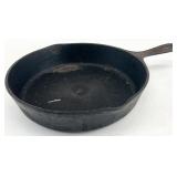 Lodge No. 6 Cast Iron Skillet w/ Heat Ring