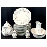 Pfaltzgraff Winterberry Dinnerware Set