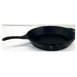 Lodge Wildlife Series 13.5 " Turkey Cast Iron Pan