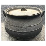 Antique 6 Gallon Cast Iron Cauldron Pot w/ Lid