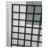 Deux grilles pour vitrine commercial noir