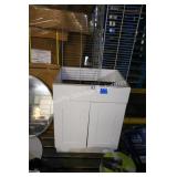 24ï¿½ vanity -no top w wire shelves