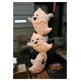 3 lighted ghost stand
