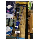 bulb planter and level