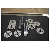 8 iron flanges 5 iron threaded pipes (display)