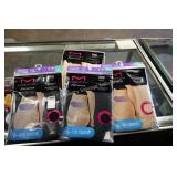 4 sz small thong maidenform (display)