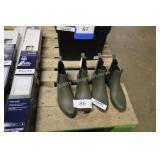 2- sz 9 green boots