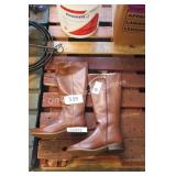 sz 11 tall brown boots