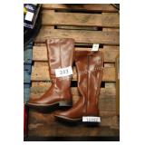 sz 7 tall brown boots