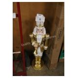 nutcracker statue