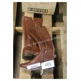 sz 8.5 tall brown boots