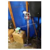 dyson cordless vac -works- no charger