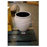 lg planter (cracked)