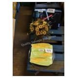 2 serving plates and flower decor