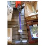 dyson v6 cordless vac -works-no charger