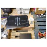 8-18ct placemats