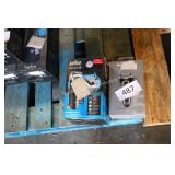 2 electric shavers