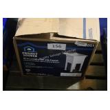 18" laundry tub w faucet