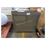 4 drawer dresser w mirror holder