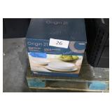 origin21 dinnerware set (1 saucer broken
