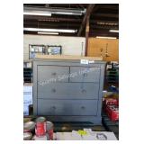 4 drawer dresser w mirror holder