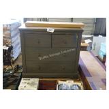 4 drawer dresser w mirror holder