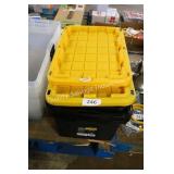 3 blk totes 2 lids (damaged)