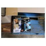 2 electric shavers
