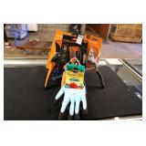 3 fiskars pruners & garden gloves (display)