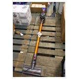 dyson v6 cordless vac -works- no charger