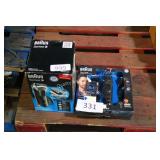 2 electric shavers