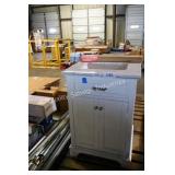 24ï¿½ white vanity w top