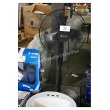 blk pedestal fan
