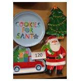 17ct asst Christmas plastic plates