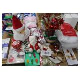 asst Christmas hat/bows/decor/gift tags/rug/fake